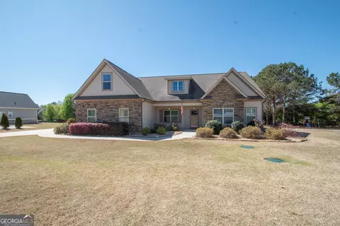 Exterior - 39 Chatham Ct, Williamson, GA 30292 photo 3 of 9