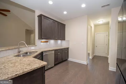 Entry Way - 39 Chatham Ct, Williamson, GA 30292 photo 4 of 9