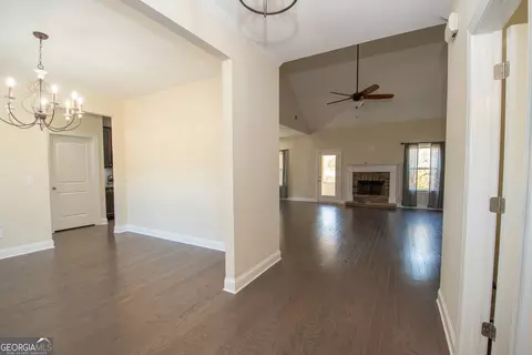 Entry Way - 39 Chatham Ct, Williamson, GA 30292 photo 2 of 9