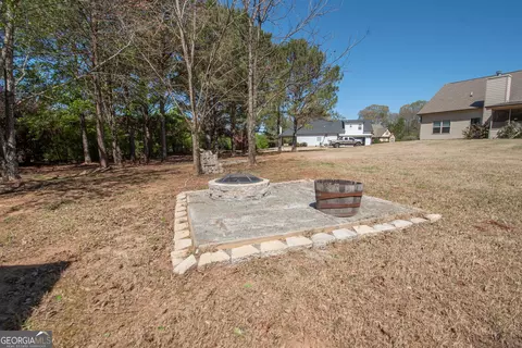 Exterior - 39 Chatham Ct, Williamson, GA 30292 photo 9 of 9