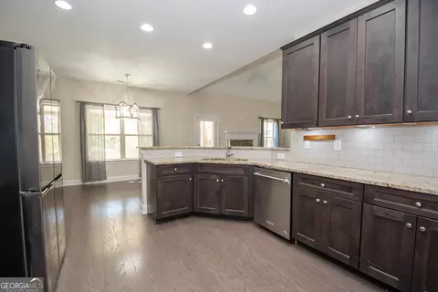Kitchen - 39 Chatham Ct, Williamson, GA 30292 photo 1 of 2