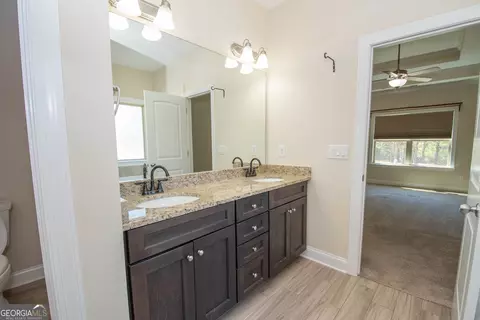 Bath - 39 Chatham Ct, Williamson, GA 30292 photo 4 of 4