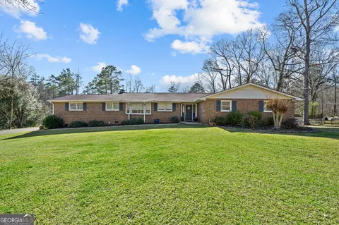 184 Camelot Rd, Gray, GA 31032
