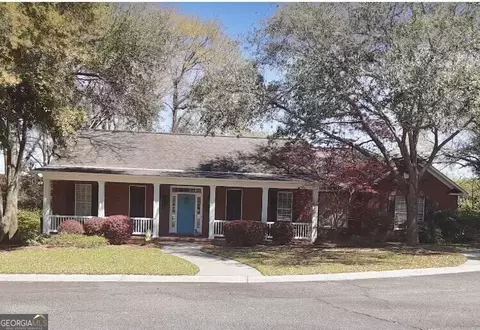 305 Oak Pointe Dr, Dublin, GA 31021