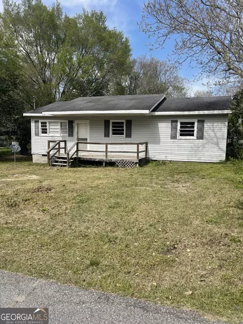 143 Oak St, Cochran, GA 31014