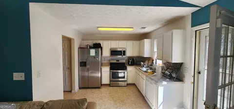 Kitchen - 194 Goldleaf Dr, Hampton, GA 30228 photo 1 of 1