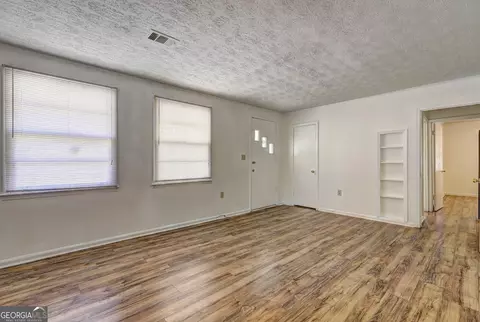 Living - 3831 Frances Dr, Macon, GA 31206 photo 3 of 4