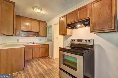Kitchen - 3831 Frances Dr, Macon, GA 31206 photo 2 of 4