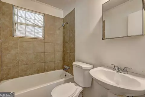 Bath - 3831 Frances Dr, Macon, GA 31206 photo 1 of 2