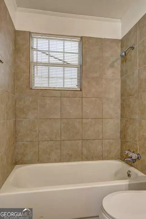Bath - 3831 Frances Dr, Macon, GA 31206 photo 2 of 2