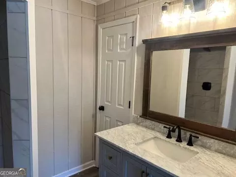 Bath - 158 Oak Way Dr, Toccoa, GA 30577 photo 3 of 5