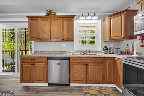 Kitchen - 158 Poplar St, Toccoa, GA 30577 photo 2 of 2