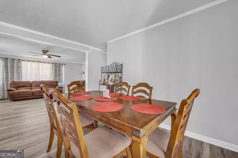 Dining - 158 Poplar St, Toccoa, GA 30577 photo 3 of 3