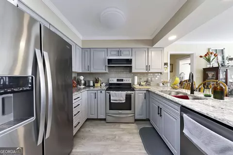 Kitchen - 1429 Joyner Rd, Cairo, GA 39828 photo 2 of 3