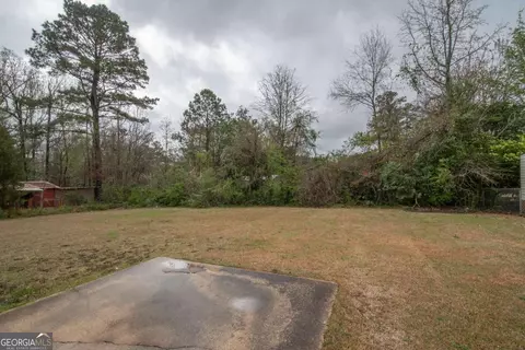 Exterior - 214 Cosby Dr, Lagrange, GA 30241 photo 5 of 8