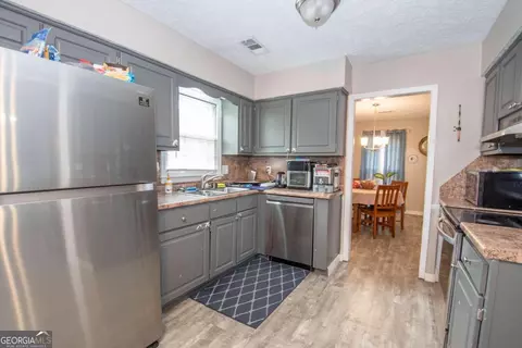 Kitchen - 214 Cosby Dr, Lagrange, GA 30241 photo 3 of 3