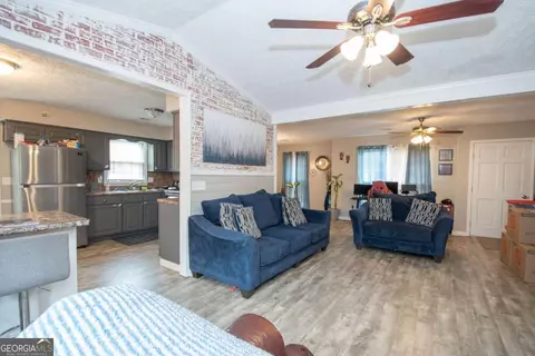 Entry Way - 214 Cosby Dr, Lagrange, GA 30241 photo 2 of 2