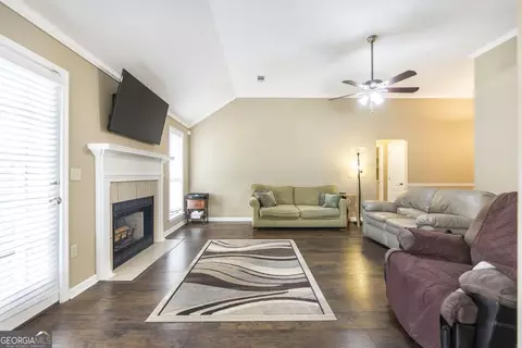 208 Blake Ter, Warner Robins, GA 31088 photo 5