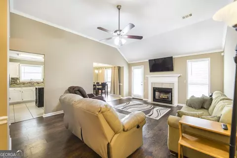 208 Blake Ter, Warner Robins, GA 31088 photo 3