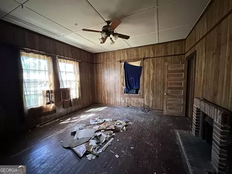 Living - 45 Poplar St, Porterdale, GA 30014 photo 2 of 2