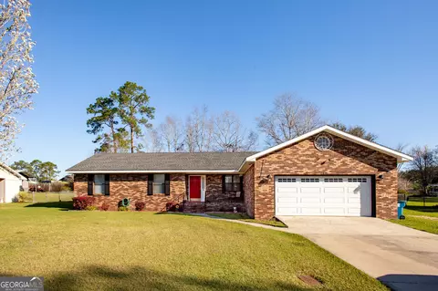 3463 Wren Dr, Waycross, GA 31503