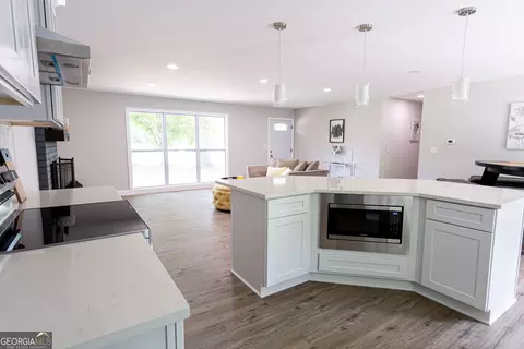 Kitchen - 1073 We King Rd, Commerce, GA 30530 photo 4 of 8
