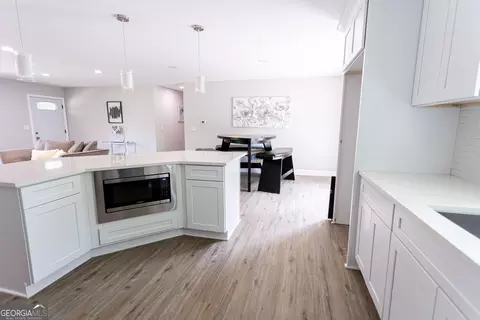 Kitchen - 1073 We King Rd, Commerce, GA 30530 photo 6 of 8