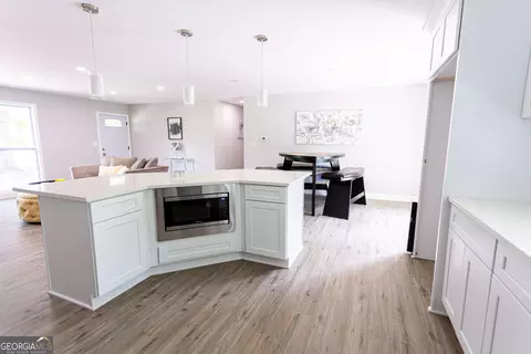 Kitchen - 1073 We King Rd, Commerce, GA 30530 photo 5 of 8
