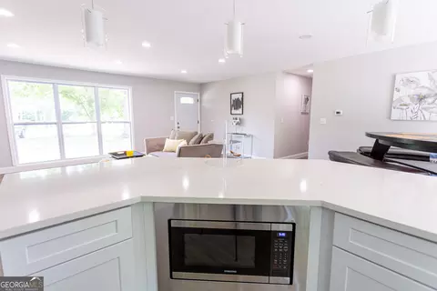 Kitchen - 1073 We King Rd, Commerce, GA 30530 photo 7 of 8