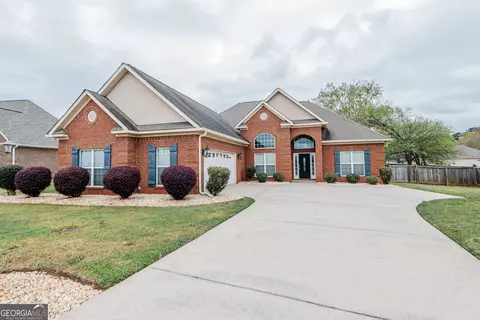 405 Pembroke Pt, Centerville, GA 31028
