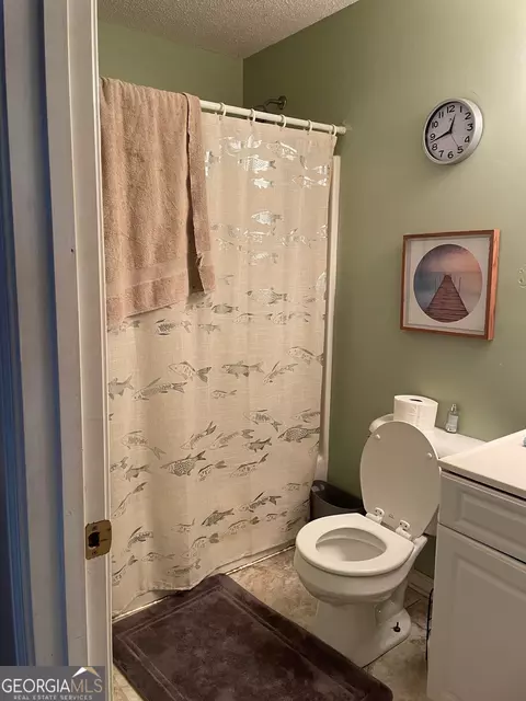 Bath - 103 Chinaberry Ln, Lagrange, GA 30240 photo 5 of 6