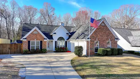5625 Newberry Point Dr, Flowery Branch, GA 30542