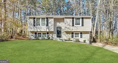 1897 Madras Ct, Lithonia, GA 30058