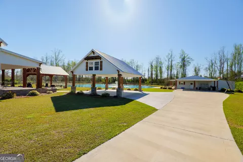 Exterior - 150 Quail Run Cir, Adel, GA 31620 photo 9 of 11