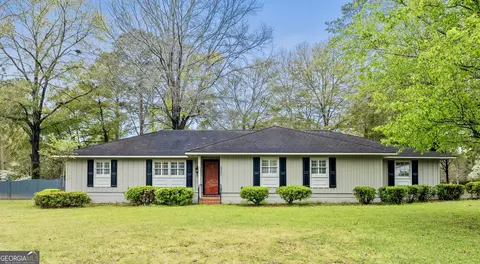 2301 Peacock Dr, Dublin, GA 31021