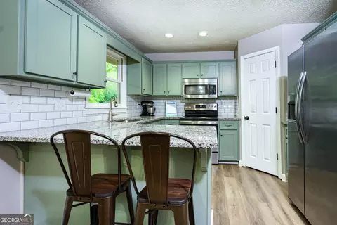 Kitchen - 121 Taylor Len Dr, Lagrange, GA 30240 photo 1 of 1
