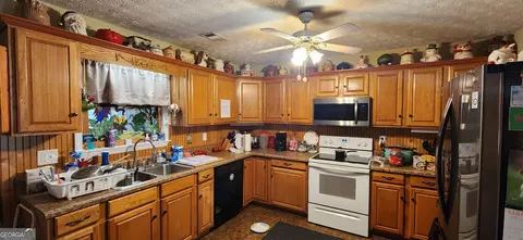 Kitchen - 155 Haley Rd, Jackson, GA 30233 photo 2 of 2