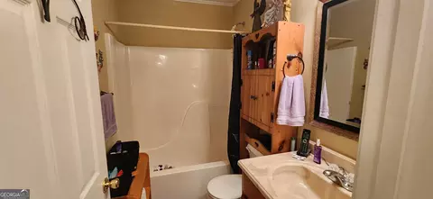 Bath - 155 Haley Rd, Jackson, GA 30233 photo 2 of 2