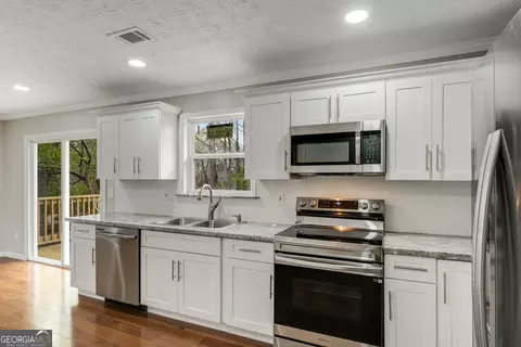 Kitchen - 6972 Vesta Brook Dr, Morrow, GA 30260 photo 2 of 3
