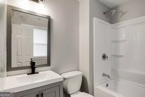 Bath - 6972 Vesta Brook Dr, Morrow, GA 30260 photo 4 of 4