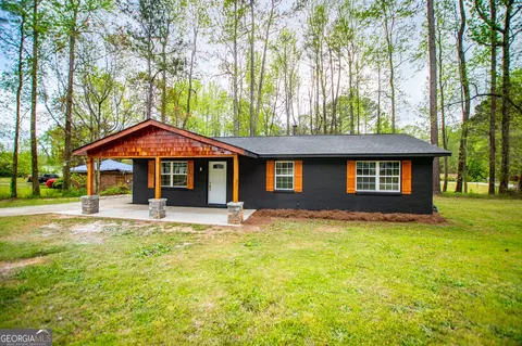 1 Silverwood Dr, Newnan, GA 30265