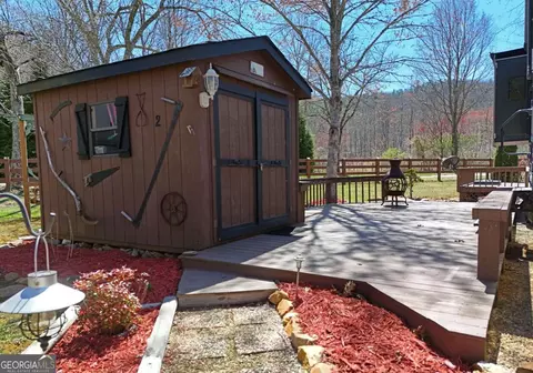 39 Flora Ln, Blairsville, GA 30512