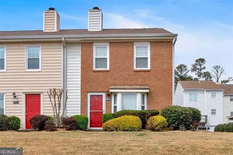 219 Holcomb Ferry Rd, Roswell, GA 30076