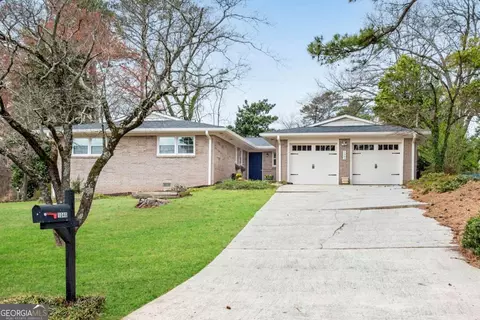 1040 Tuxedo Dr, Roswell, GA 30075