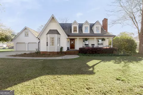 202 Tucker Rd, Warner Robins, GA 31088