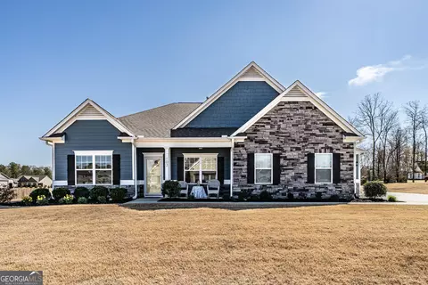 103 Topaz St, Calhoun, GA 30701