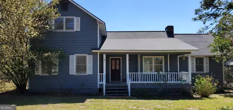 846 Prosperity Dr, Swainsboro, GA 30401