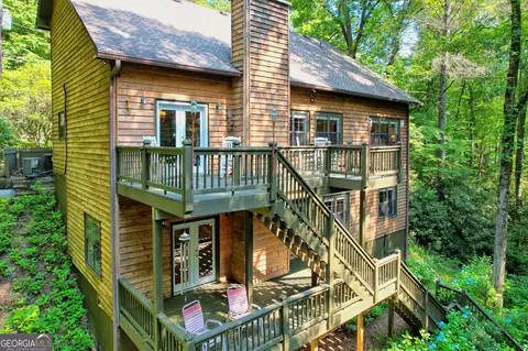165 Chickasaw Ln, Rabun Gap, GA 30568