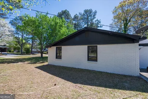 Exterior - 500 Pinecrest Dr, Warner Robins, GA 31093 photo 9 of 10