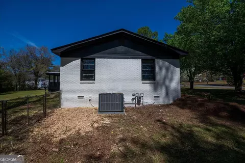 Exterior - 500 Pinecrest Dr, Warner Robins, GA 31093 photo 7 of 10